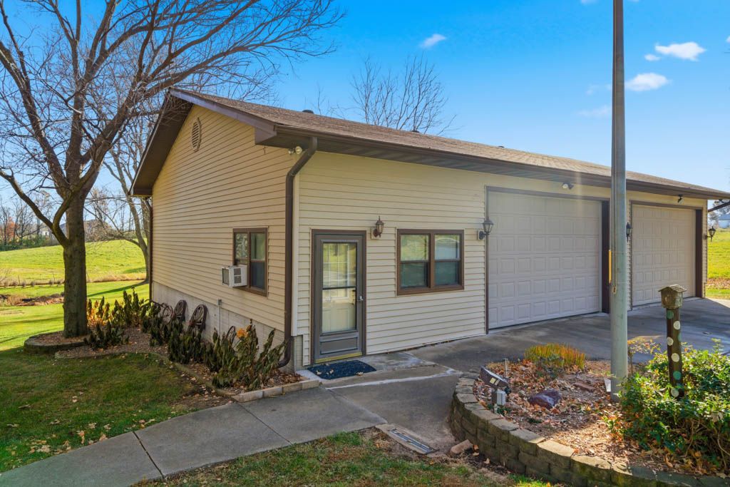 Listing Photo: 3281 140th Ave, Carlisle, IA 50047-12